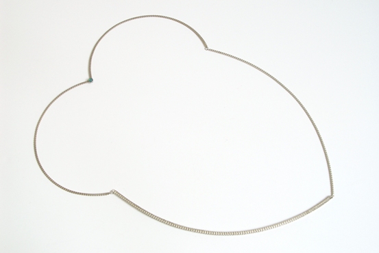 17a Necklace ‘Safe Heart’ 1999. base position, silver, 35x31cm. Frans Hals Museum